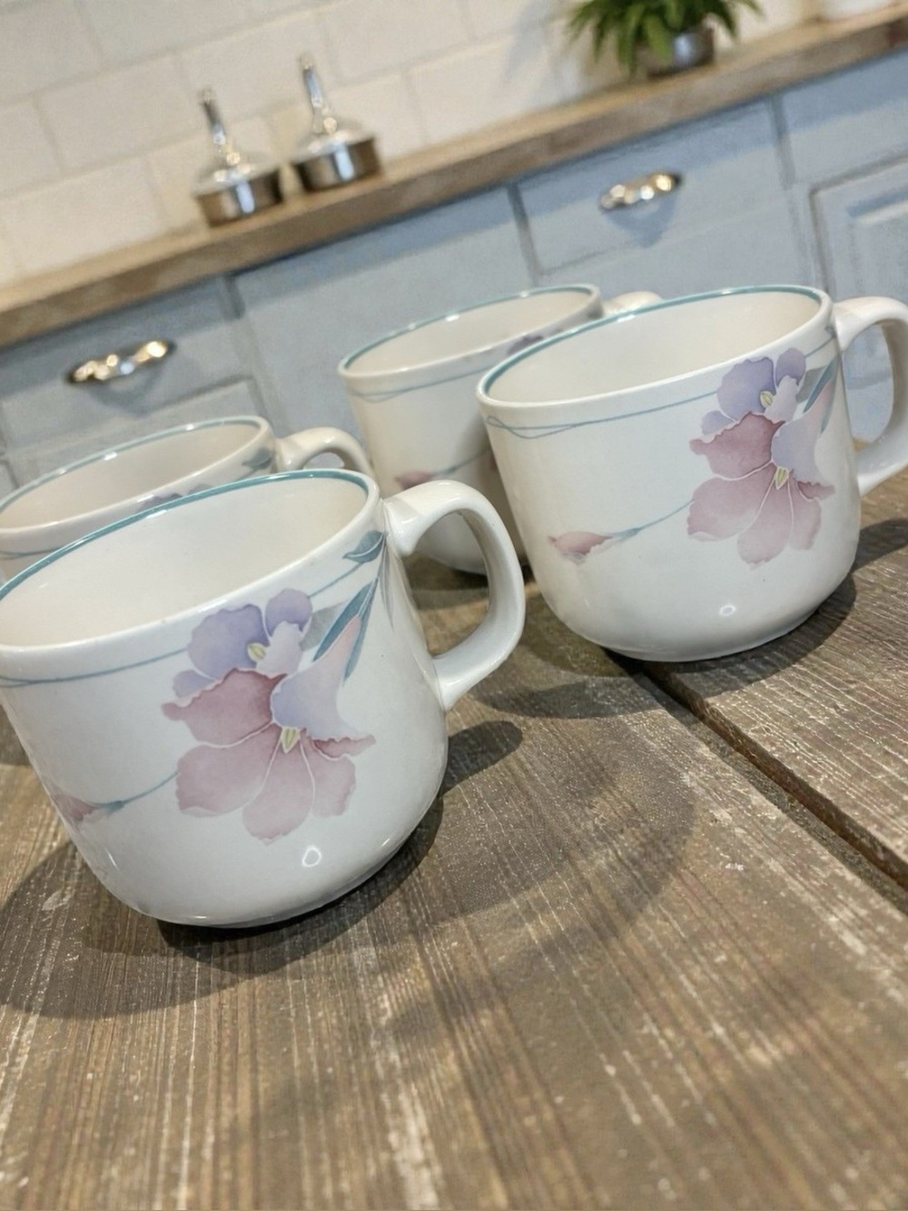 Pretty pastel vintage tea cup set 💐